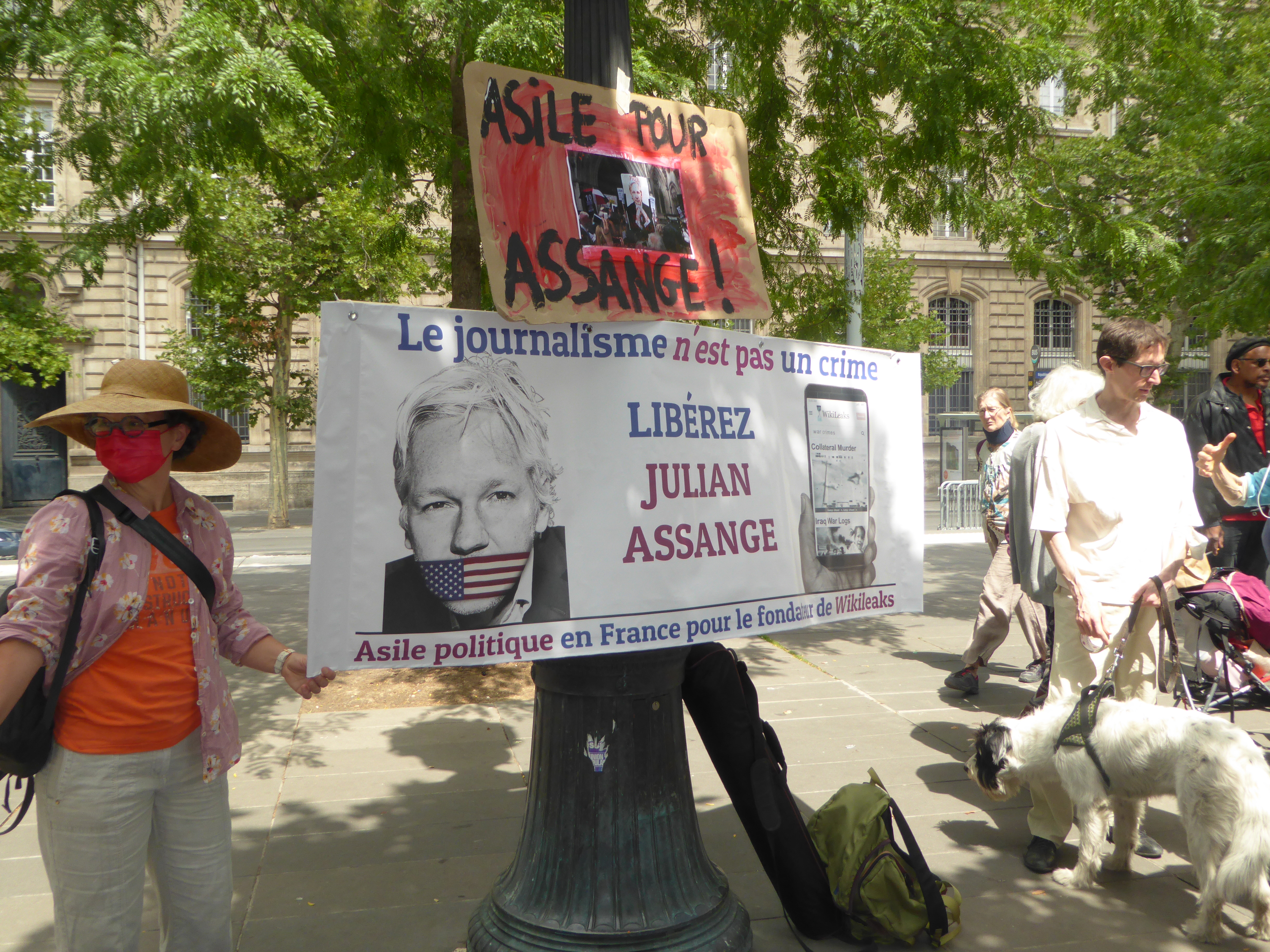 Julien Assange 2 {JPEG}