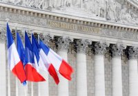La démocratie de connivence et l'anéantissement de la France